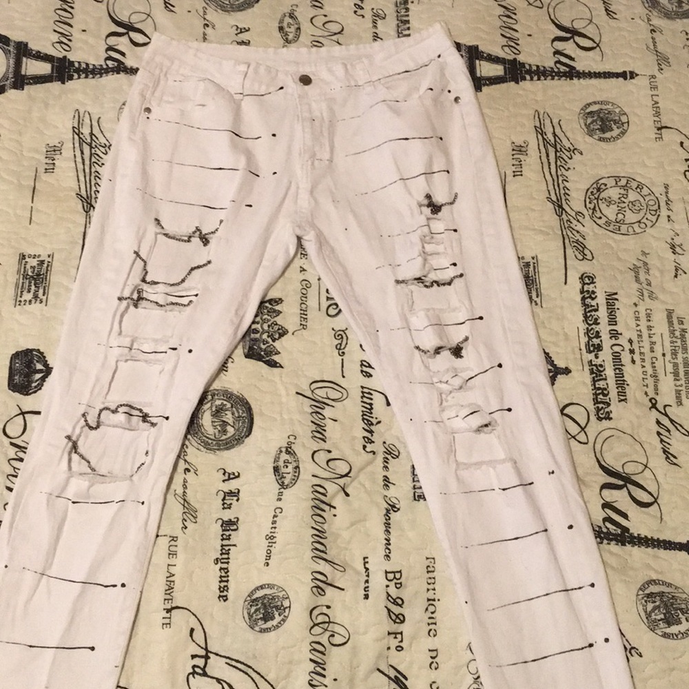 Destroyed Jeans